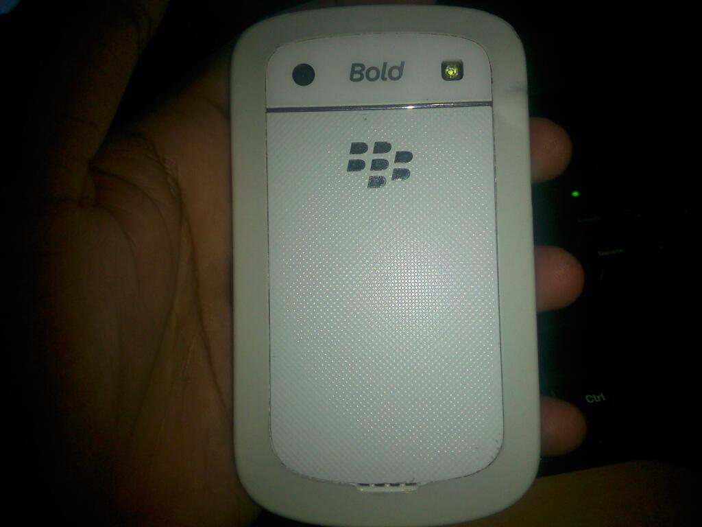Jual Blacberry Dakota 9900 SURABAYA