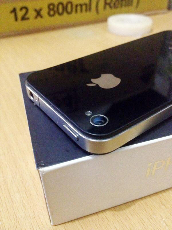 JUAL CEPET IPHONE 4 16GB FU BLACK SECOND FULLSET CONDITION 95% TURUN HARGAAAA!!!