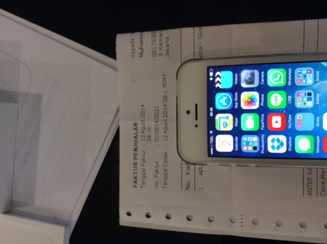 Dijual Iphone 5s 32gb white fullset baru 3 minggu