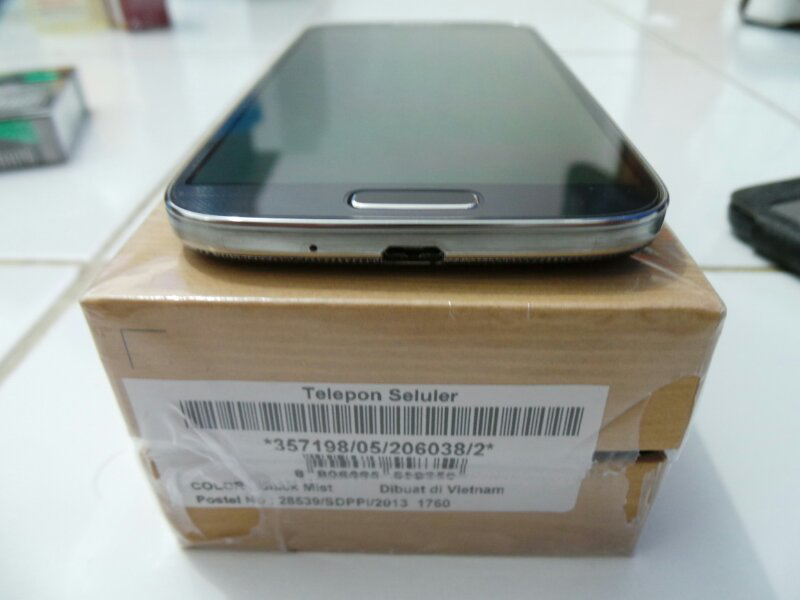 Samsung S4 black mulus 99.9% masih garansi SEIN istimewa Bandung