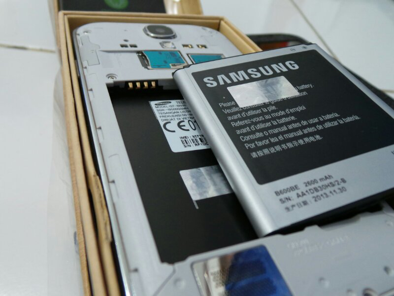 Samsung S4 black mulus 99.9% masih garansi SEIN istimewa Bandung