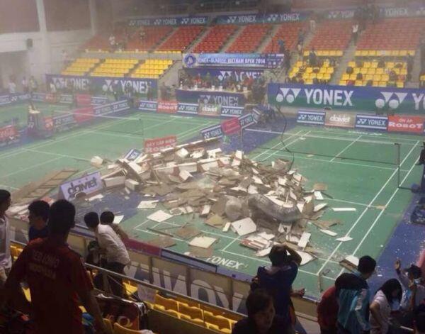 Atap Stadion Runtuh, Pertandingan Vietnam Grand Prix 2014 Dihentikan Sementara.