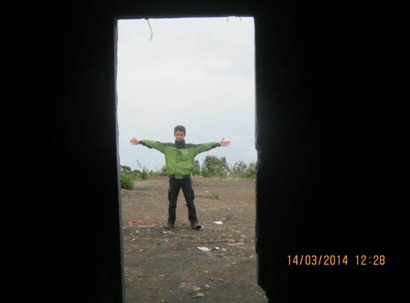 MENDAKI SALAH SATU GUNUNG DI GARUT