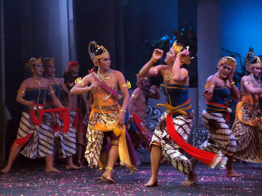 Indahnya pertunjukan Wayang Orang