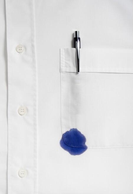 Cara Membersihkan Pakaian dari Noda Tinta