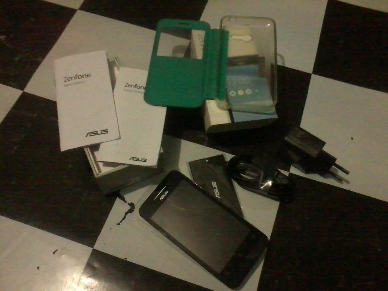 Asus Zenfone 4 Mulus Fullset Seperti Baru