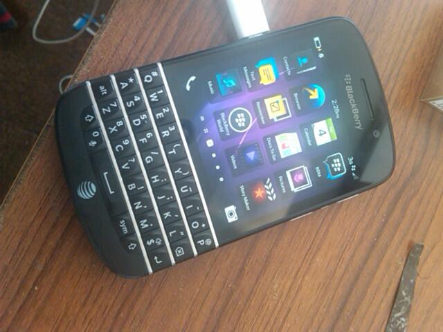 Blackberry Q10 AT&T...Handcarry US...
