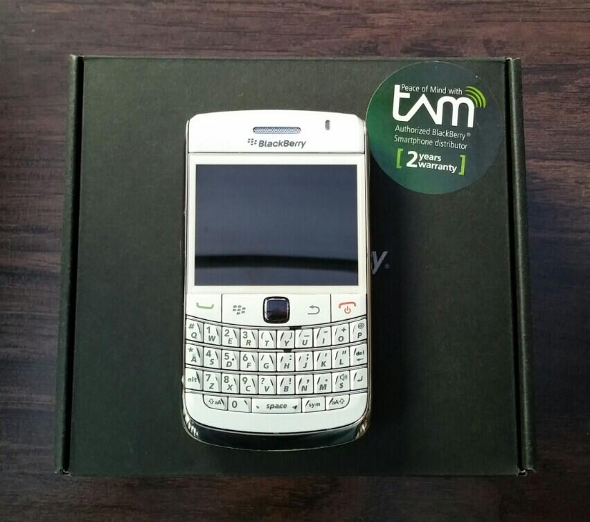 BlackBerry Onyx 2 / BB 9780 White Ex Garansi Resmi TAM Full Set
