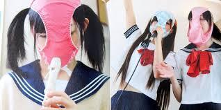 Trend Fashion Gila di Jepang, Celana Dalam Dipakai di Wajah!