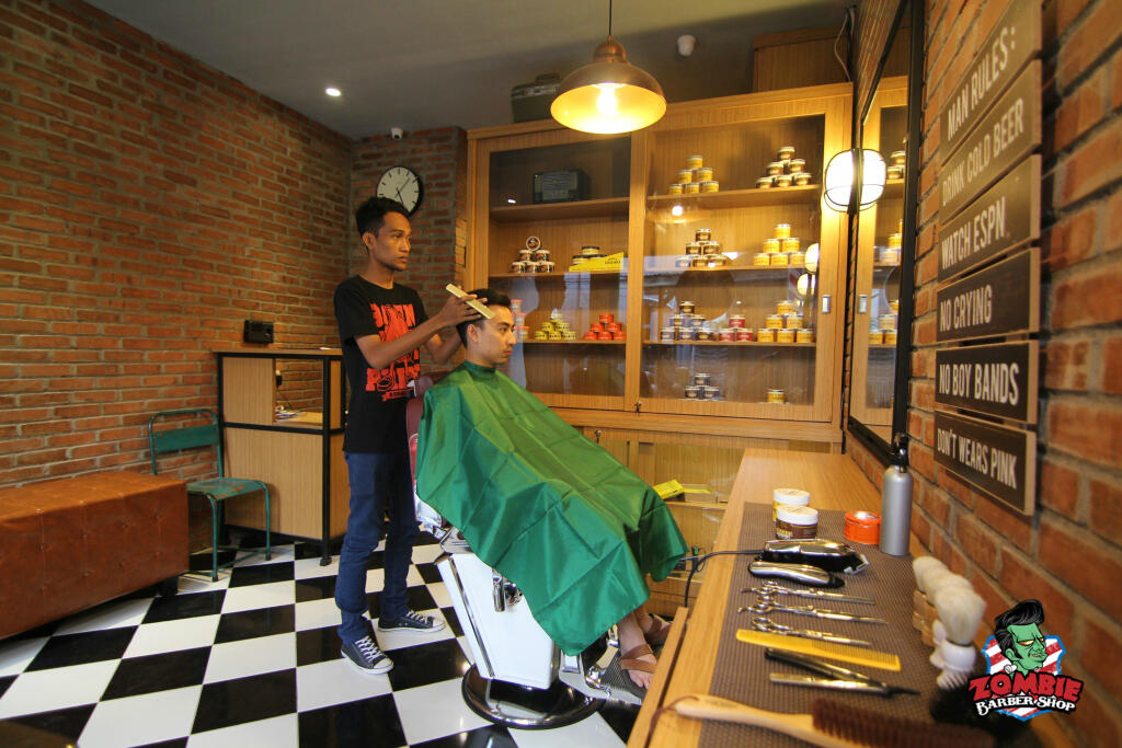 LOKER dicari 4 BARBER dan 1 KASIR untuk Jakarta barat