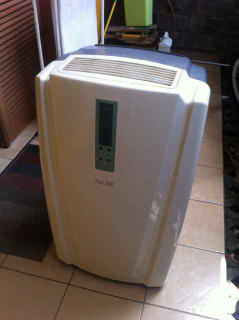 Ac portable aux 1 pk kondisi bagus