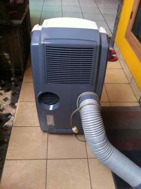 Ac portable aux 1 pk kondisi bagus