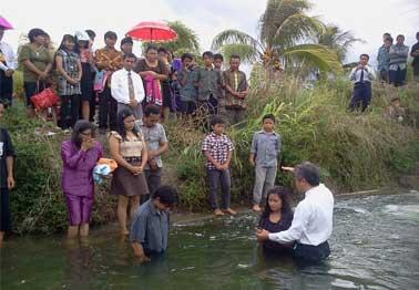 pendeta inik matik keranak memasukkan dildo yesus kesilitnyah