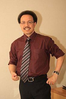 SURVEY : Andi F Noya vs Deddy Corbuzier,Host Talk Show Favorit Agan ?