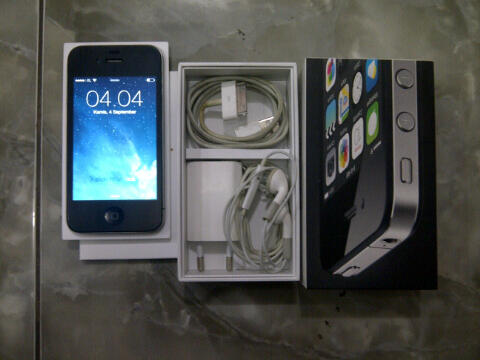 Apple iPhone 4 Black 8GB resmi SES Malang Kota