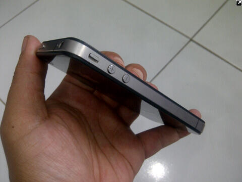 Apple iPhone 4 Black 8GB resmi SES Malang Kota