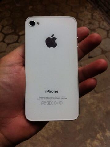 Iphone 4g 8gb white mulusssss, pondok gede