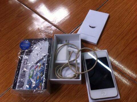 Iphone 4g 8gb white mulusssss, pondok gede