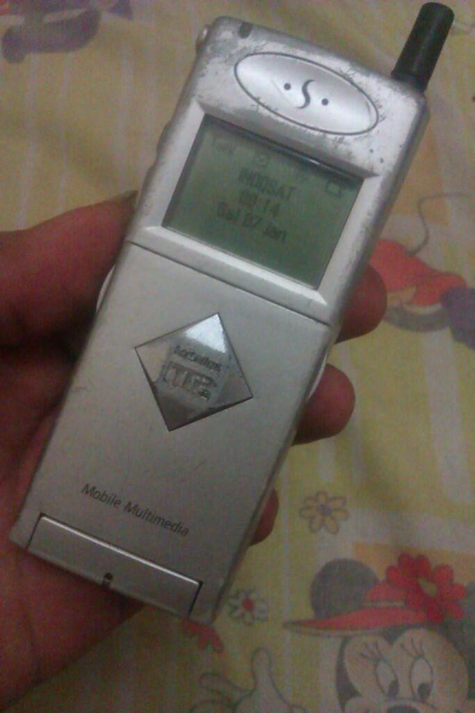 HP LANGKA SAMSUNG SGH M100 MULUS NORMAL