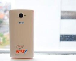 &#91;REVIEW&#93; Bolt ZTE V9820 dan Bolt IVO V5: Smartphone 4G pertama di Indonesia 