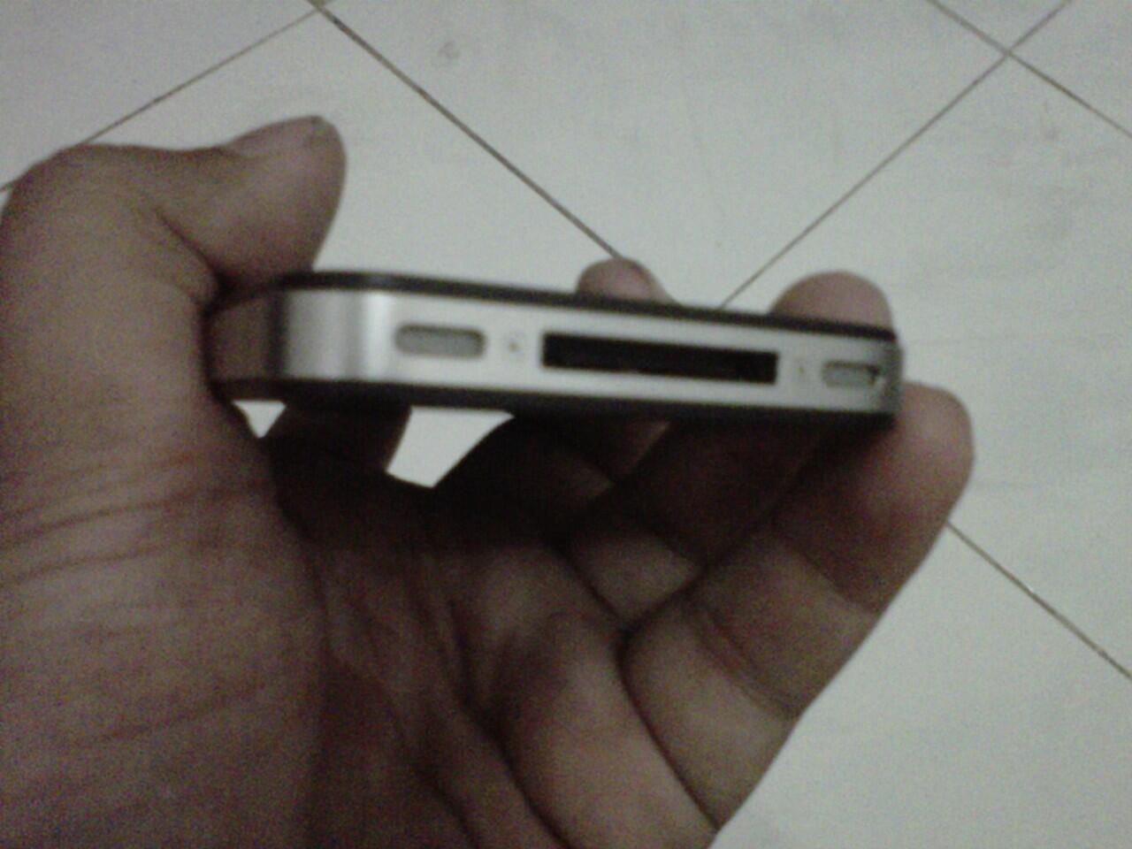 iPhone 4S 16GB Hitam