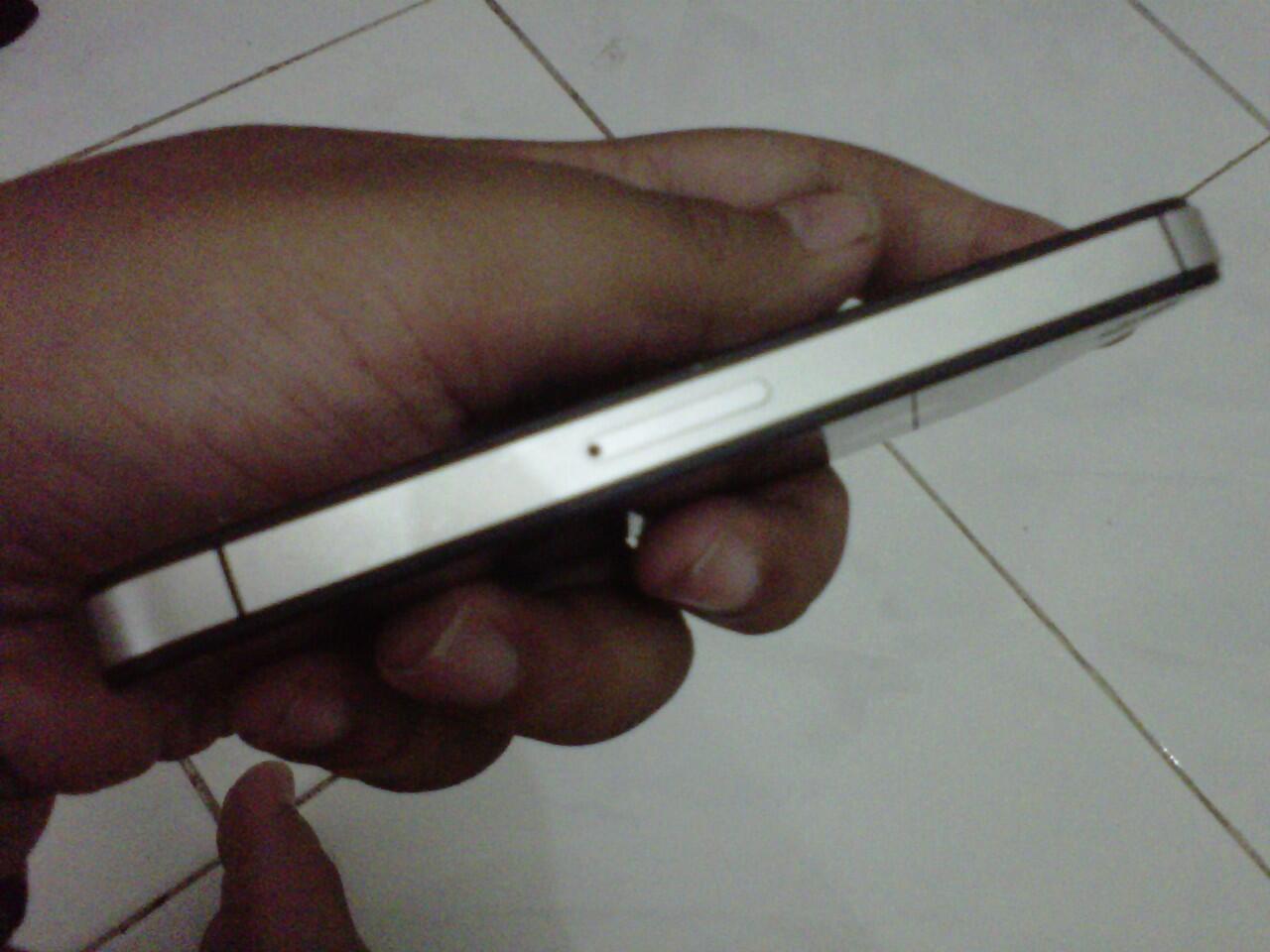 iPhone 4S 16GB Hitam