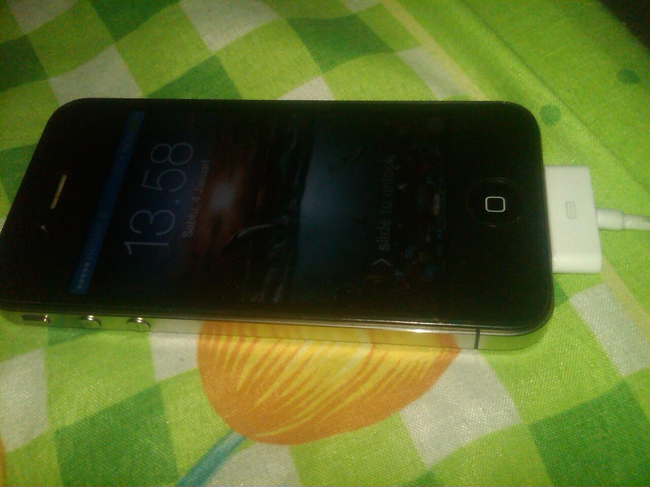 IPHONE 4 Black FU Kapasitas 16Gb IOS 7 Kelengkapan : Fullset Kondisi mulus Semua fun