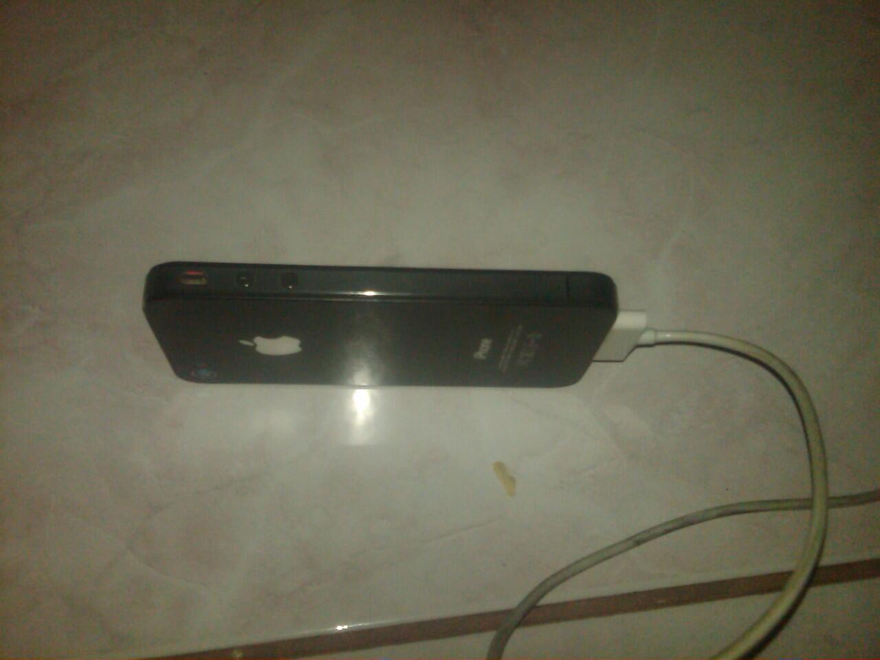 IPHONE 4 Black FU Kapasitas 16Gb IOS 7 Kelengkapan : Fullset Kondisi mulus Semua fun