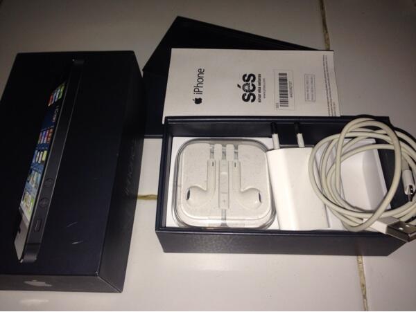 Iphone 5 black 16g FU SES byk bonus gan..!