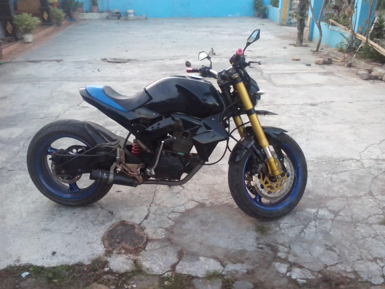 Modifikasi Motor Megapro 2007 Arena Modifikasi Modifikasi Motor Megapro 2007 Arena Modifikasi