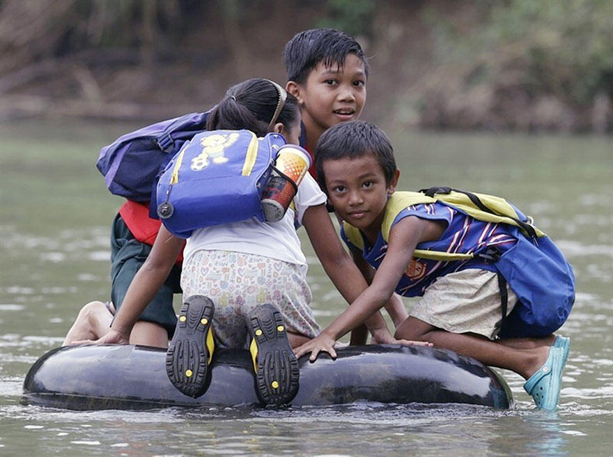 18 Perjalanan Paling Berbahaya dan Tidak Biasa Untuk Ke Sekolah DI Dunia