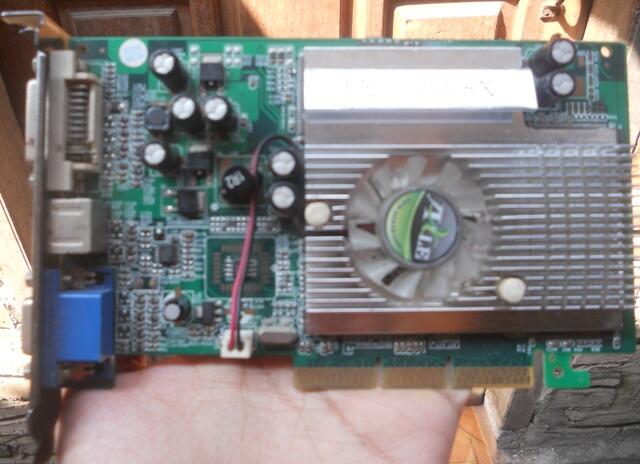 VGA AGP Nvidia Geforce FX 5500 8x 256mb