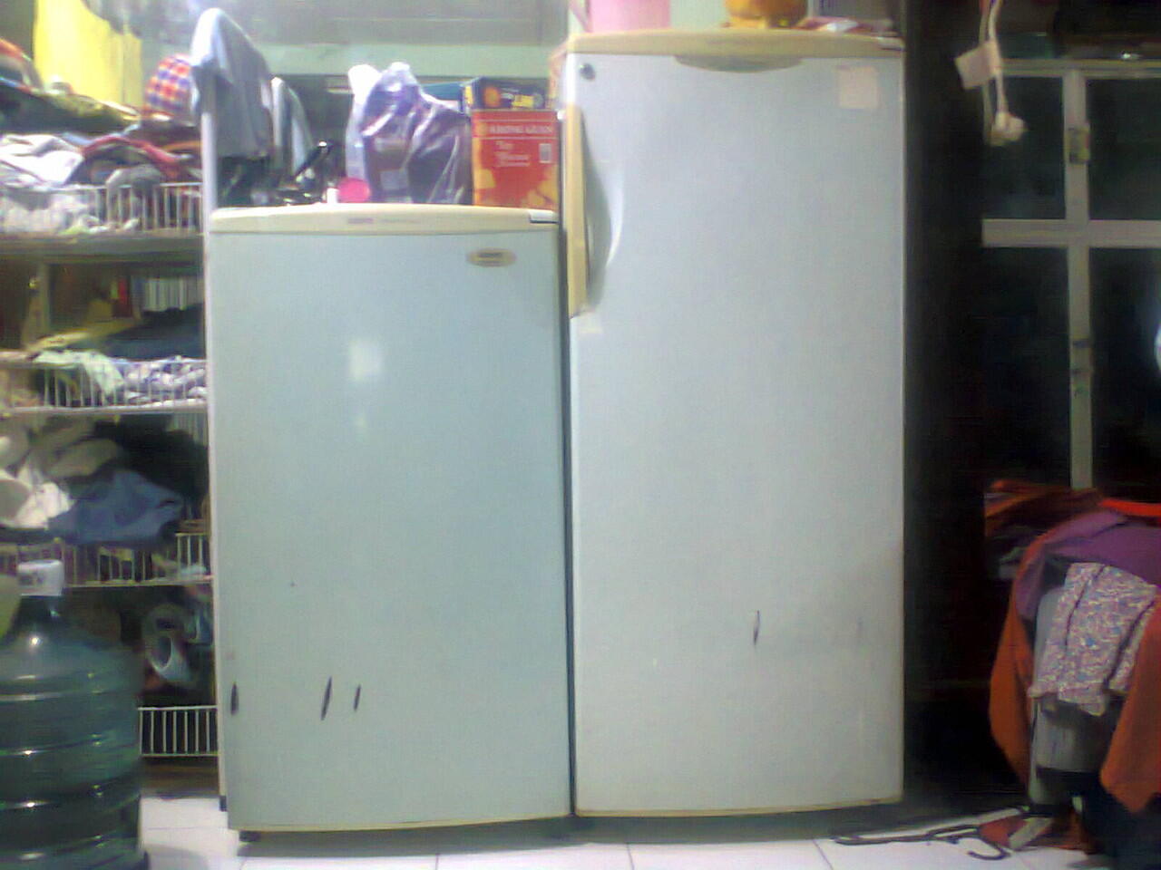 Jual 2 freezer merk SANYO