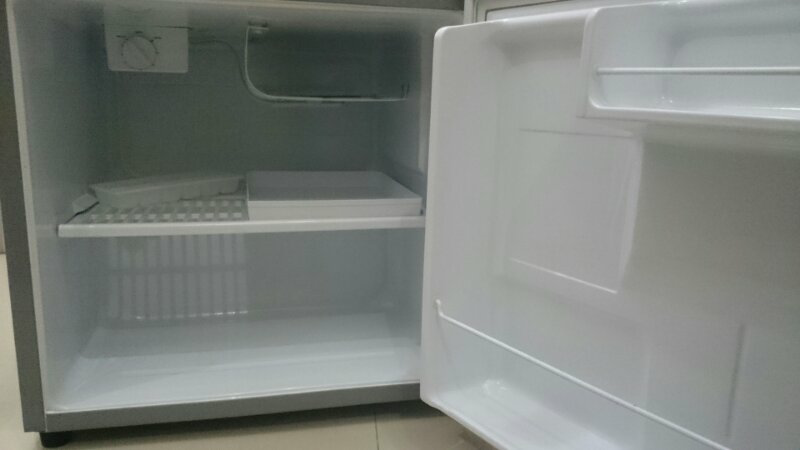 lemari es mini bar