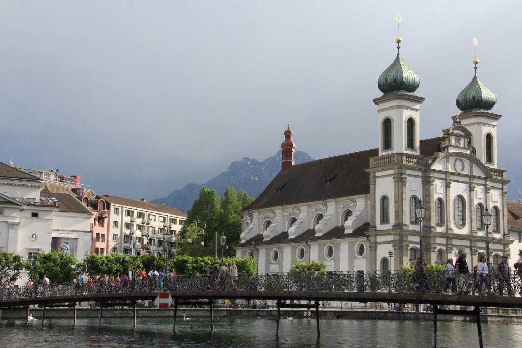 Цюрих париж. Switzerland and France.