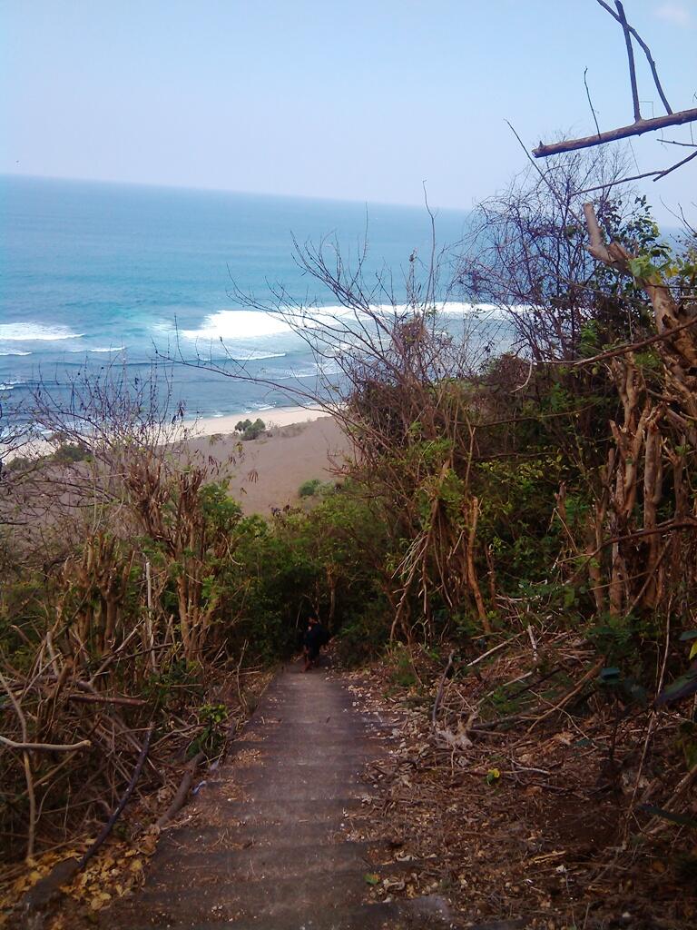 Destinasi Wisata &quot;Tersembunyi&quot; dibalik bukit Uluwatu Bali