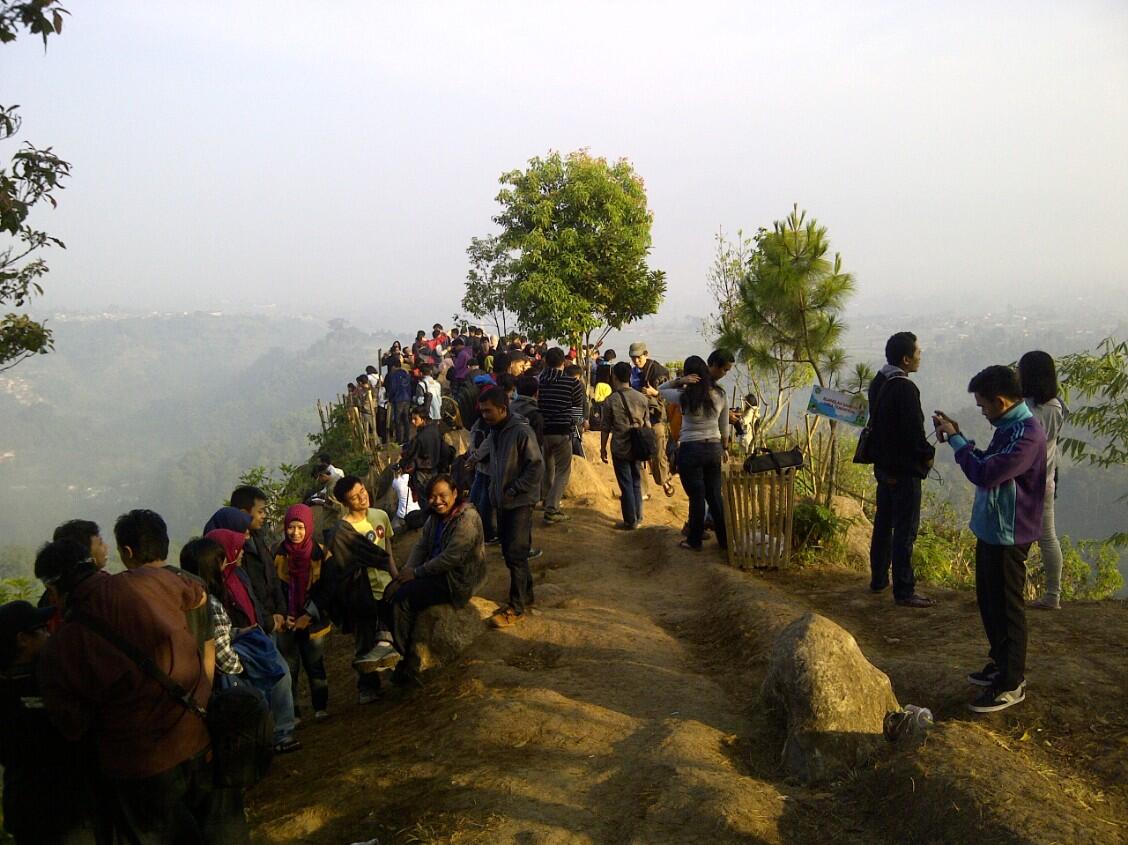 &#91;Field Report&#93; MENIKMATI SUNRISE DI TEBING KERATON, BANDUNG.