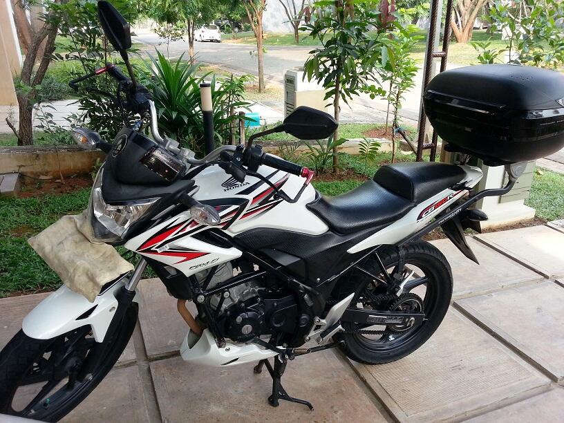 Terjual JUAL CEPAT MOTOR HONDA CB150R 2013 W BOX GIVI 