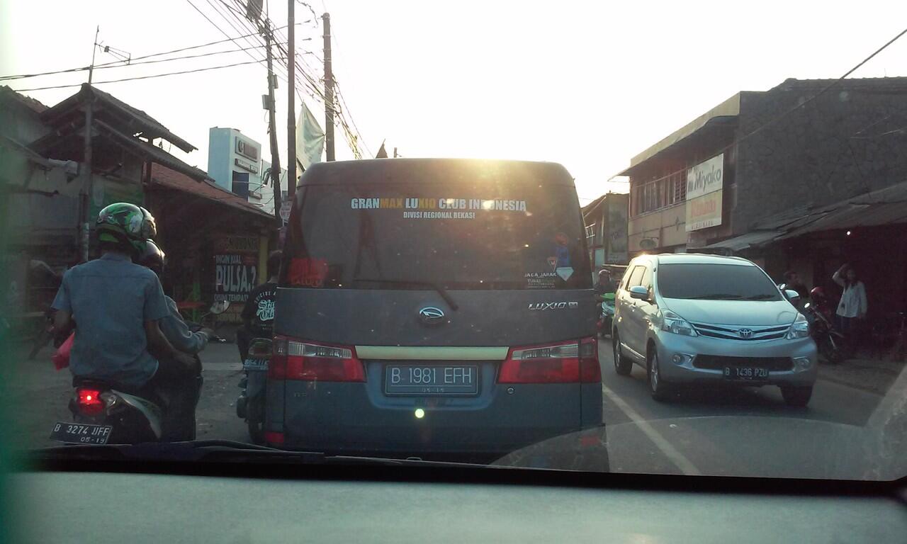 oknum club luxio MAXXIO yang memalukan di jalanan