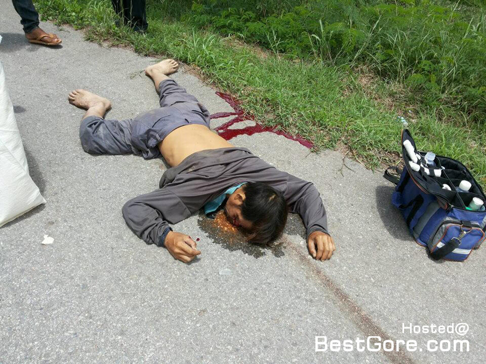 Thai Motorradfahrer isst Asphalt