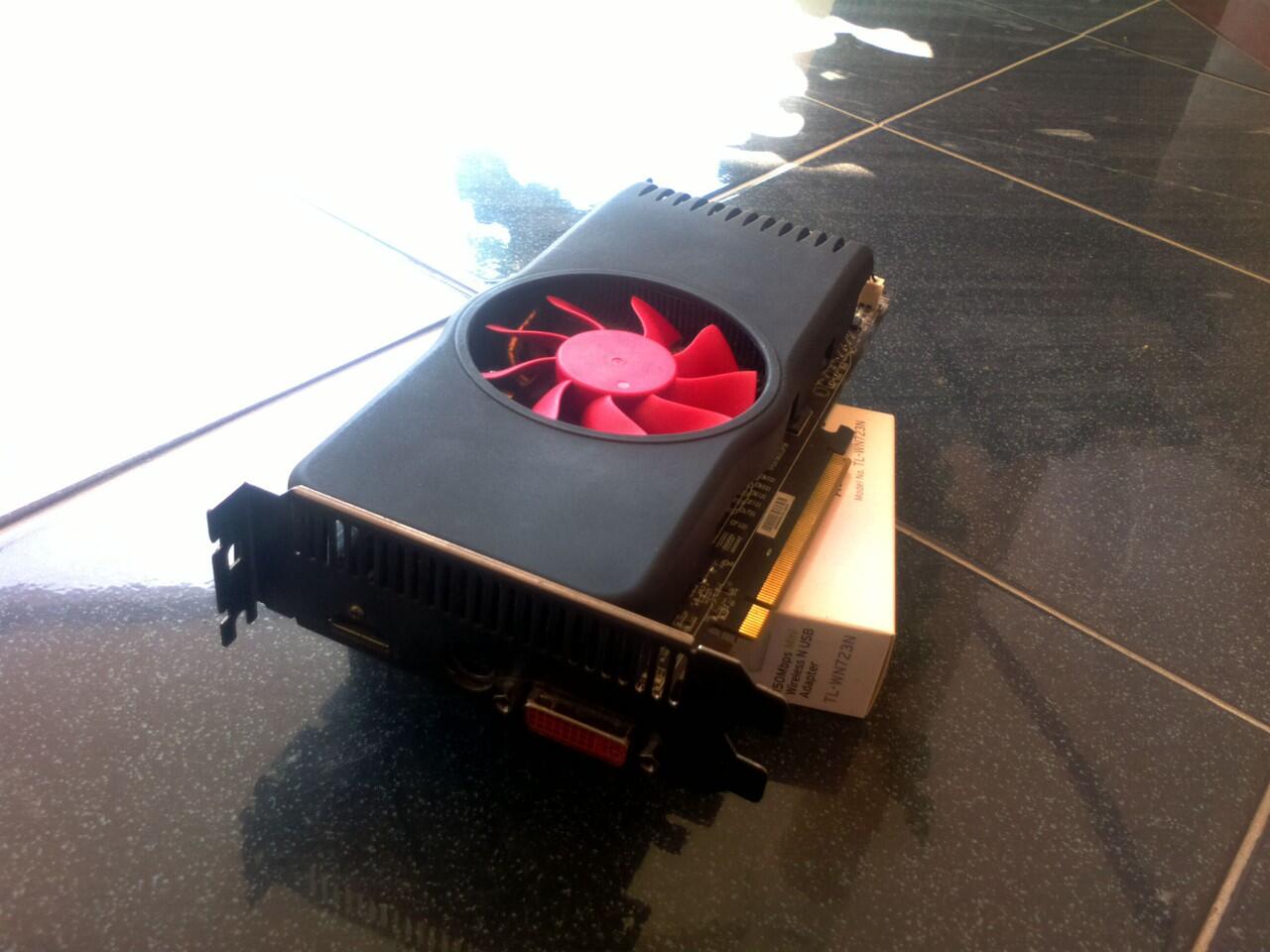 XFX hd 4890 , Quadro fx 580 dan GPGPU AMD Firestream