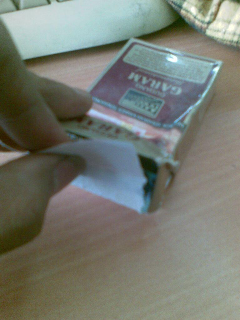 Mana STATUS loe,nih braay STATUS w ( KHUSUS PEROKOK )