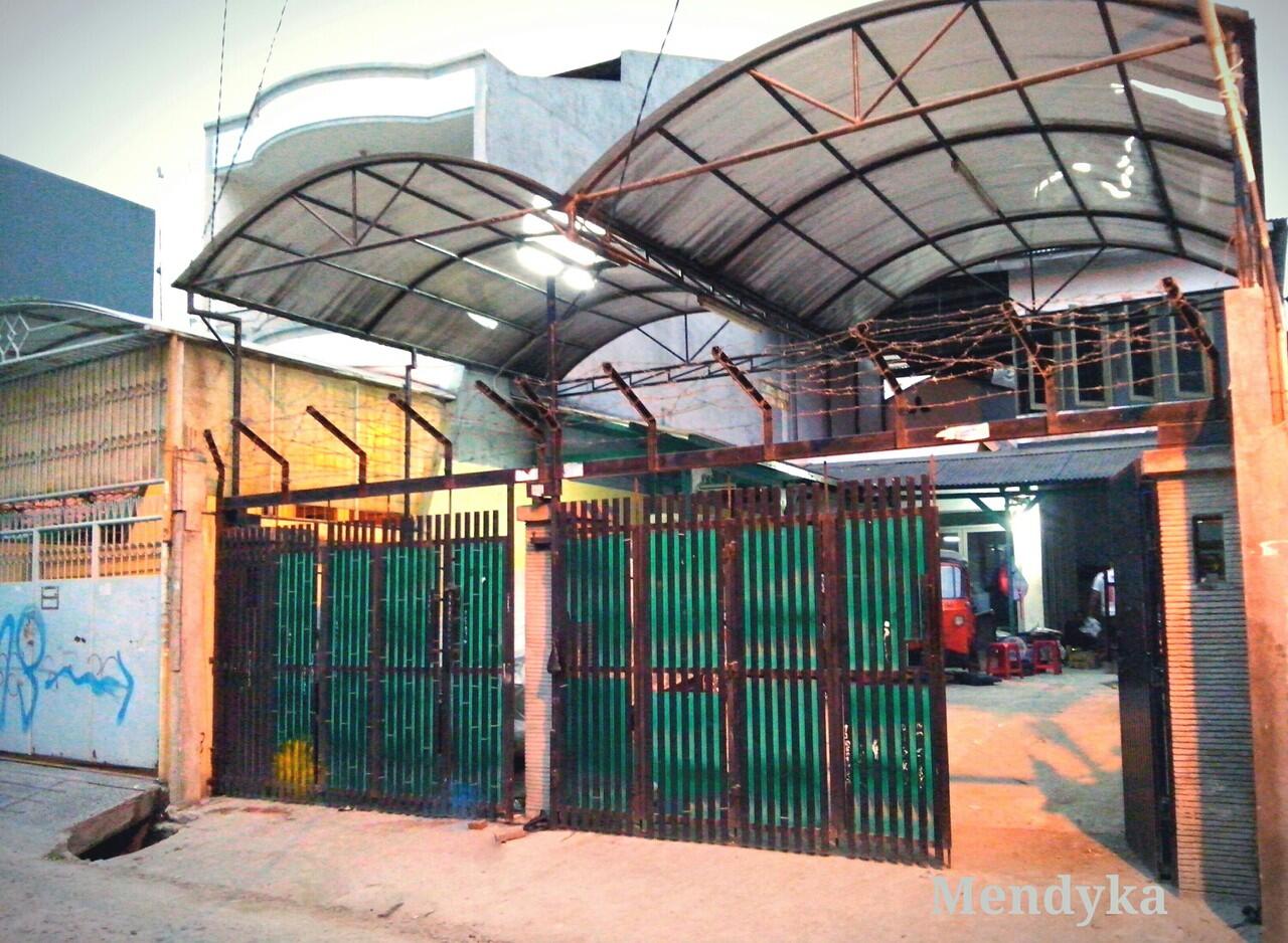 Rumah ex kantor daerah strategis Kartini - Sawah Besar Jakarta Pusat..