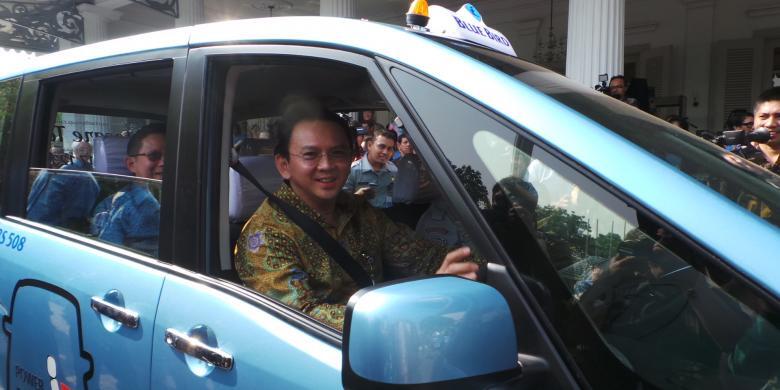 &#91;HAHAHA&#93; Ahok: Tidak Jadi Gubernur, Gue Jadi Sopir Taksi Aja