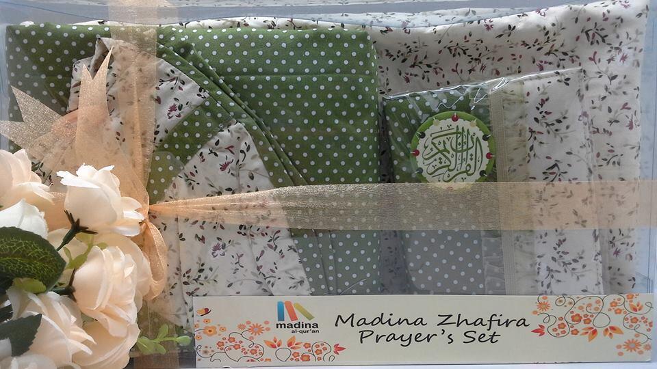 Prayer set cantik (mukena & Qur'an)