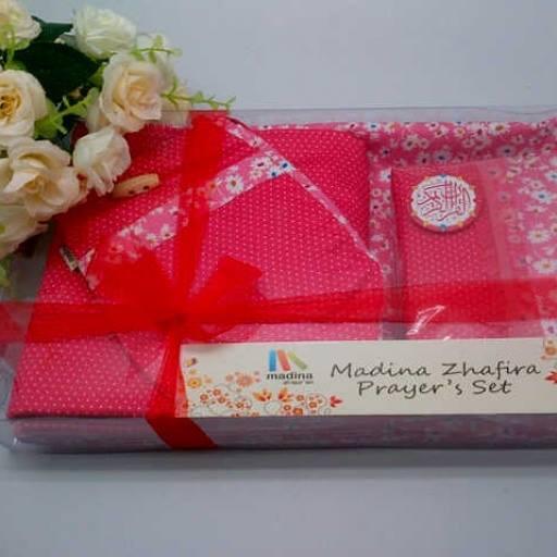 Prayer set cantik (mukena & Qur'an)