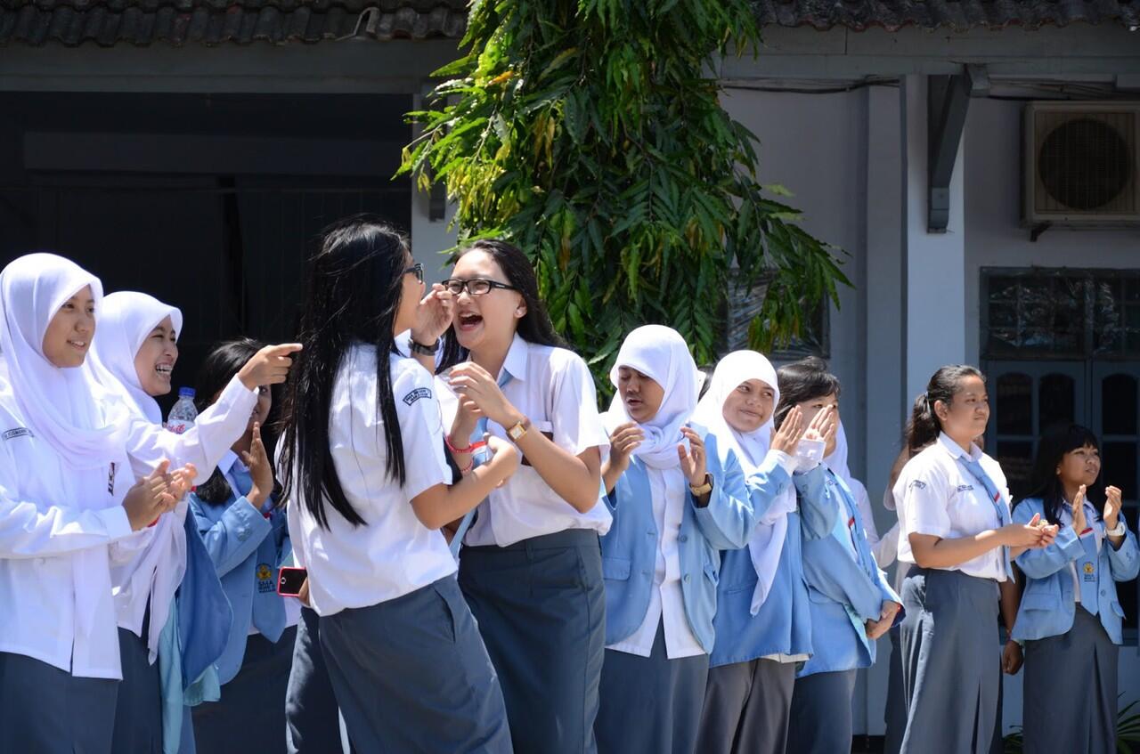 Yang Terjadi di Kelas Pas Masuk Sekolah Baru