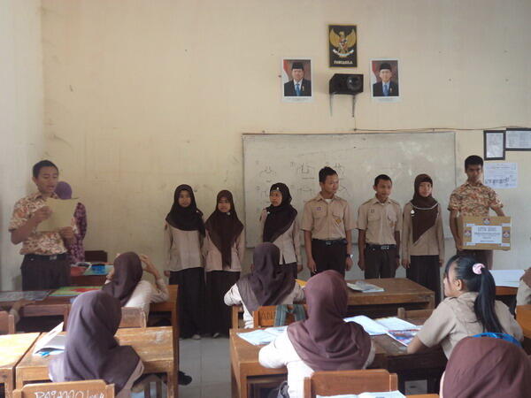 Yang Terjadi di Kelas Pas Masuk Sekolah Baru