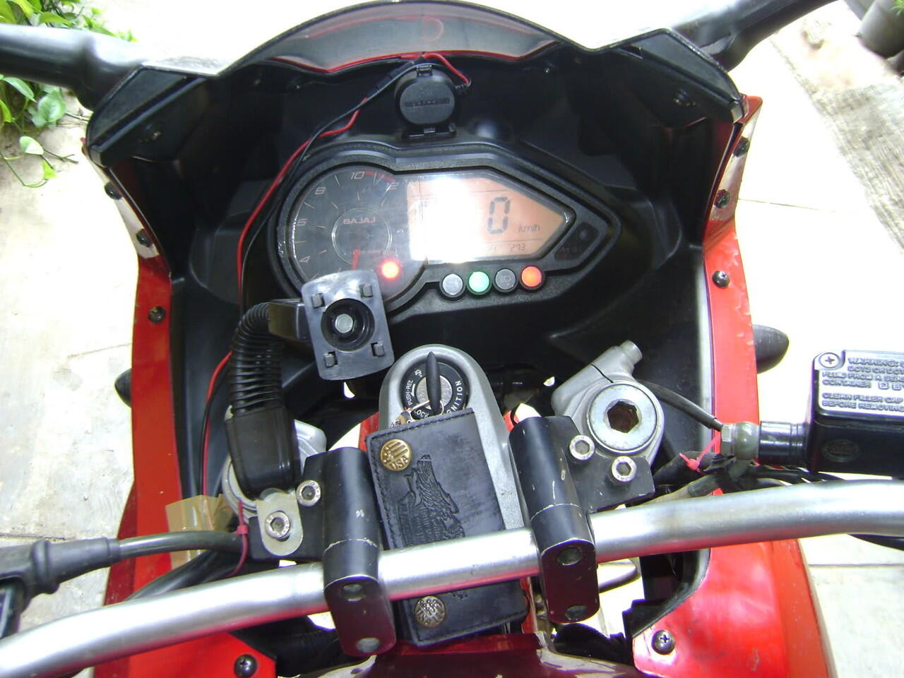 Universal Motorcycle Holder Buat HP & GPS Kesayangan Agan / Sista