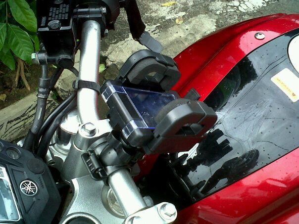 Universal Motorcycle Holder Buat HP & GPS Kesayangan Agan / Sista